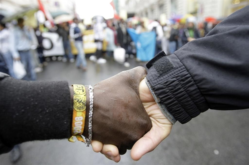 Italiani: il 61 per cento ora teme l’aumento del razzismo