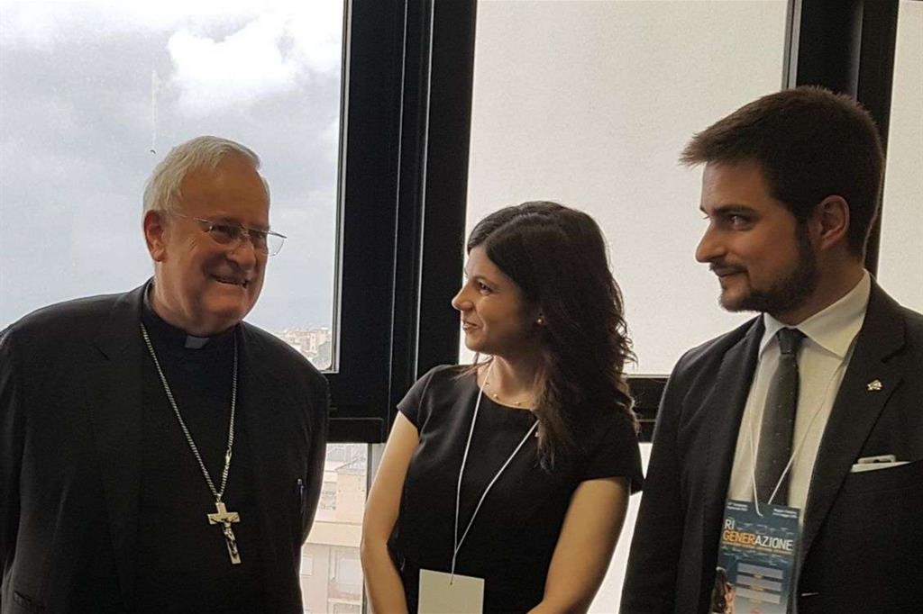 Il cardinale Bassetti con i giovani della Fuci a Reggio Calabria