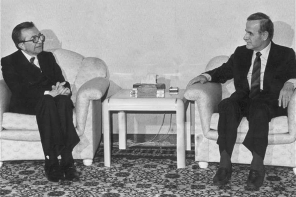 La foto dell’incontro di Giulio Andreotti con Hafiz al-Asad a Damasco nel 1988