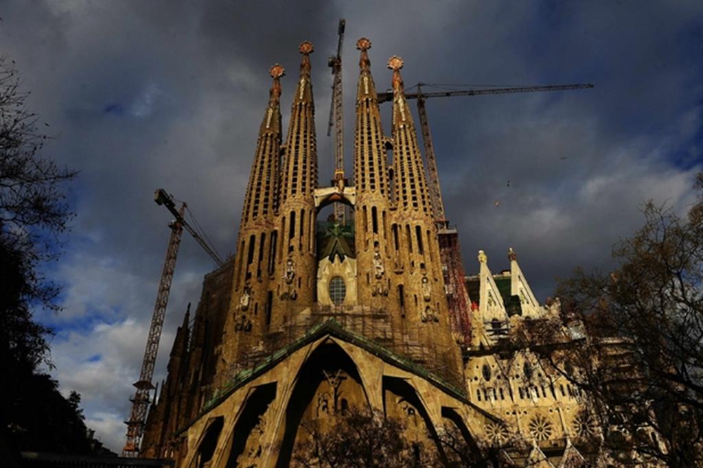 La Sagrada Familia a Barcellona: il completamento della costruzione è previsto nel 2026