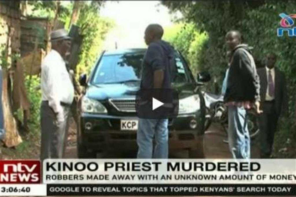 Un frame del servizio sull'uccisione di padre Njoroge della tv kenyana Ntv