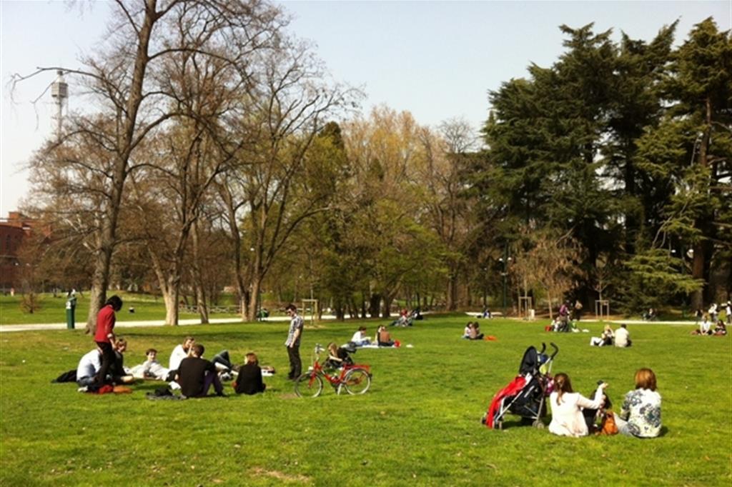 Anche il parco Sempione a Milano sarà ripulito con l'aiuto dei migranti (Omnimilano)