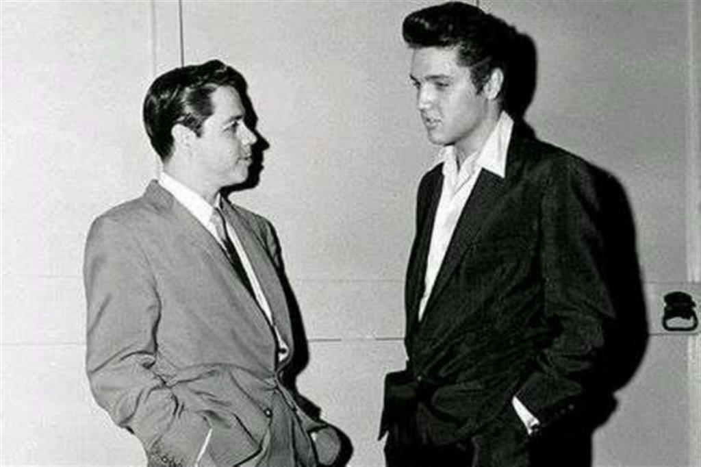 Lucho Gatica (a sinistra) con Elvis Presley, 1957