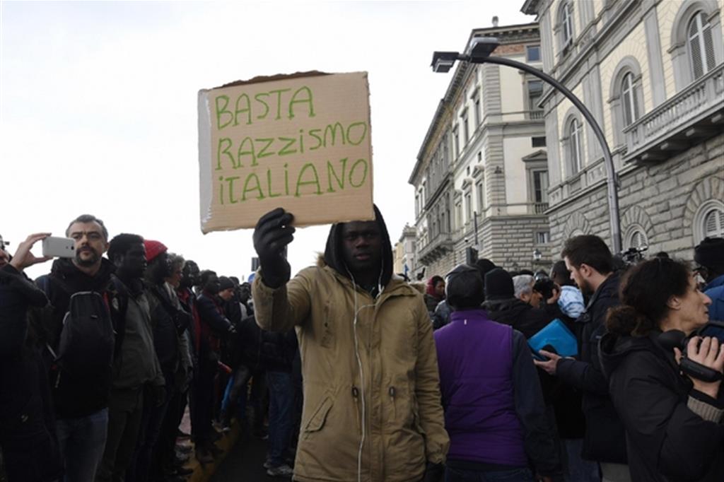 Manifestazione a Firenze dopo l'uccisione di un senegalese (Ansa)