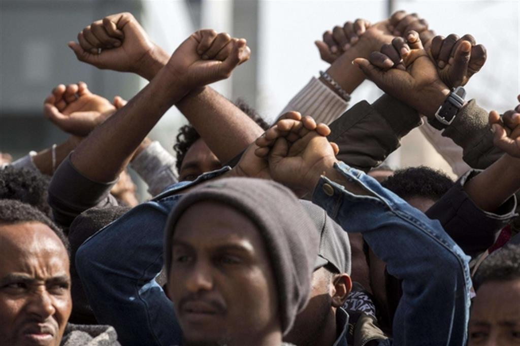 Proteste a Tel Aviv degli eritrei che rischiano la deportazione