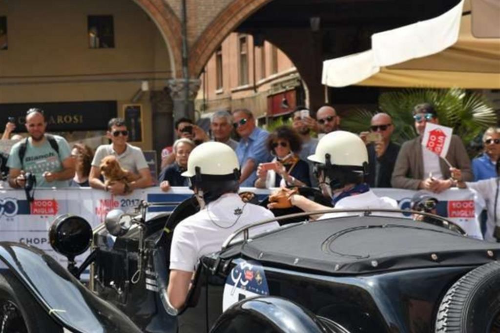 Passione e tradizione: la Mille Miglia torna a Milano