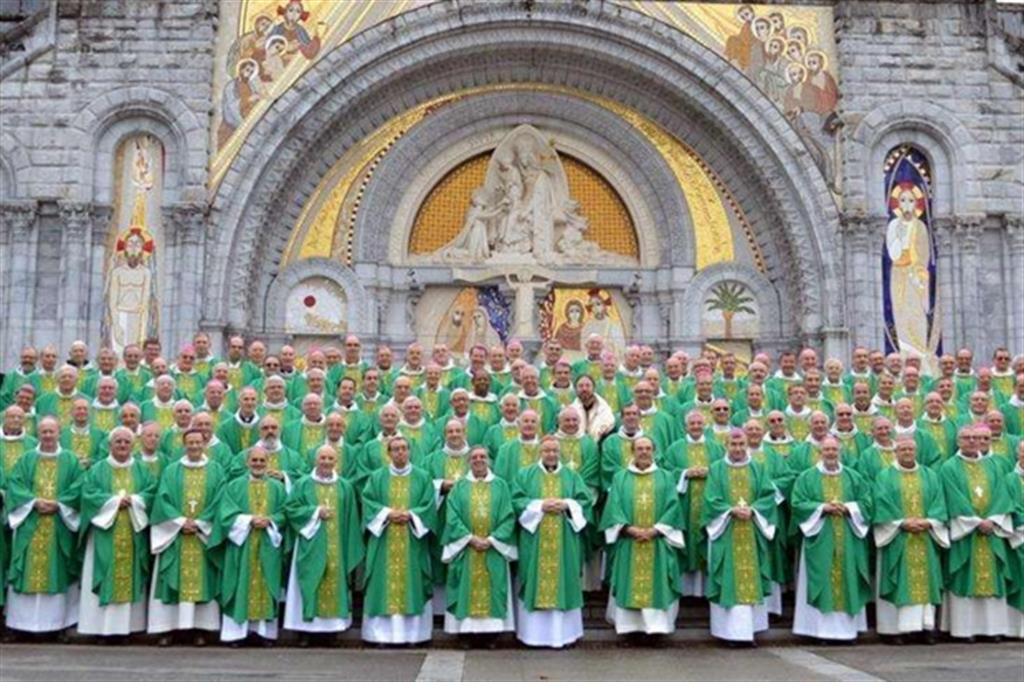 I vescovi invitano le vittime di pedofilia alla loro plenaria a Lourdes