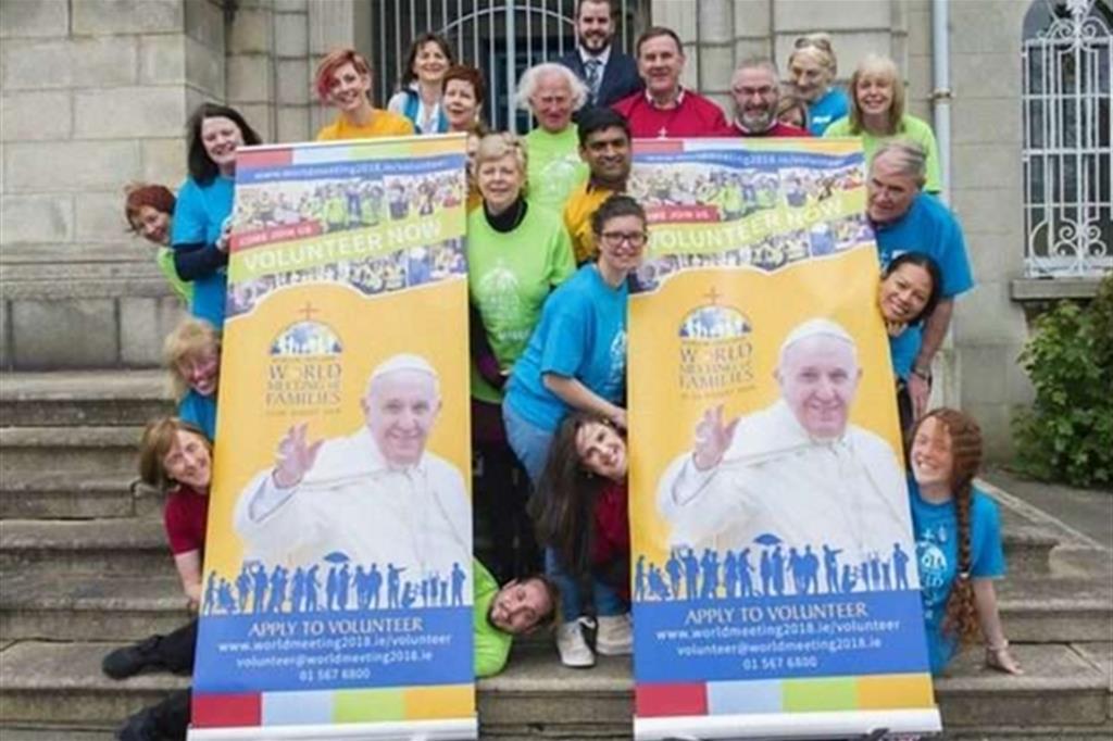 Attesa festosa per papa Francesco in Irlanda