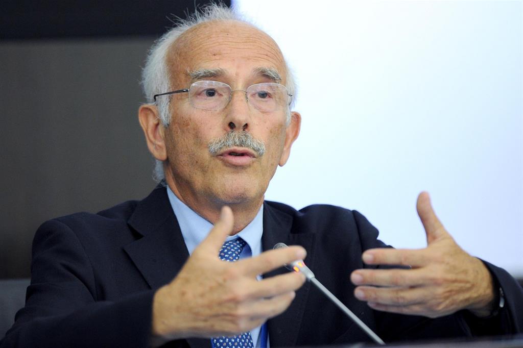 Carlo Dell'Aringa, economista del lavoro, morto ieri (Ansa)