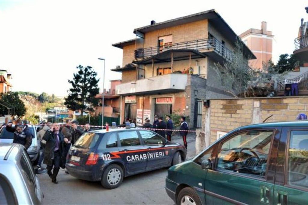 Un'operazione dei Carabinieri nel quartiere Montespaccato di Roma
