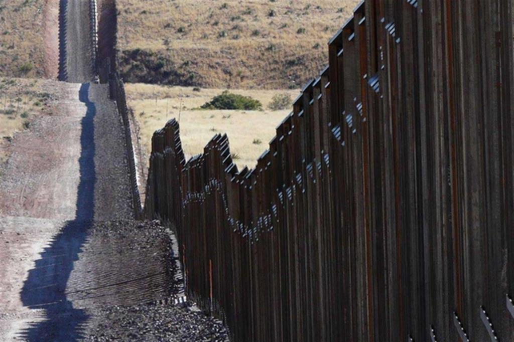  Scatta lo «shutdown» per i contrasti sul muro col Messico