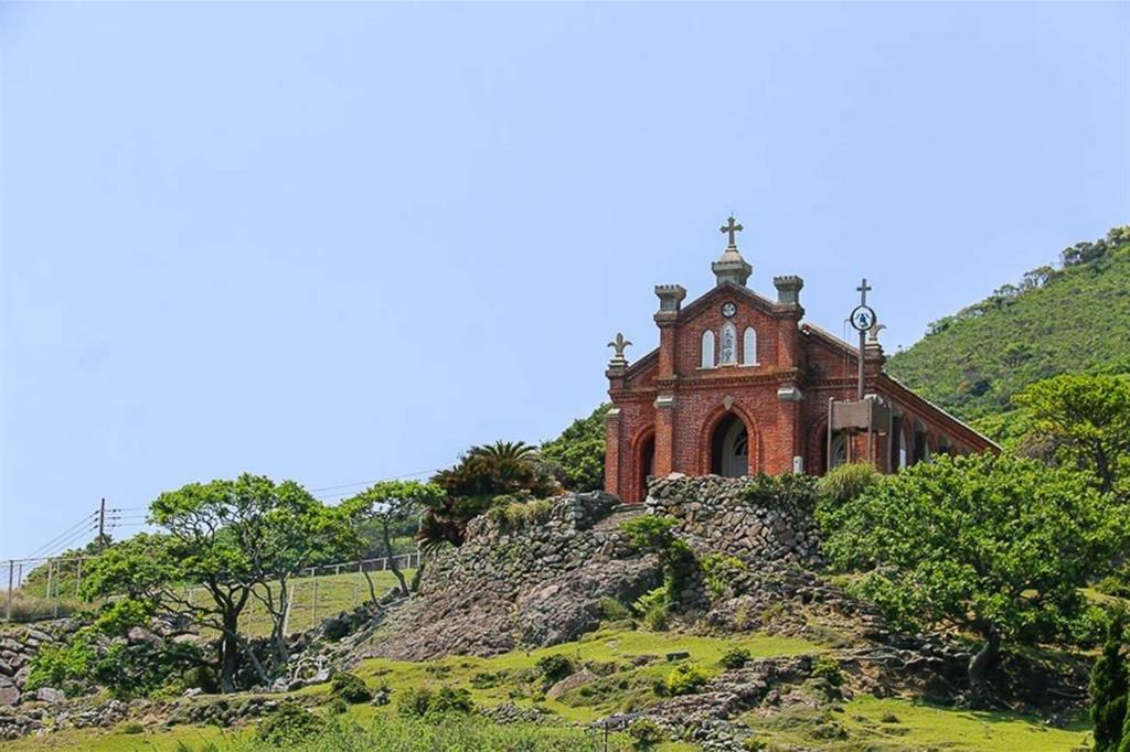 La chiesa di Nokubi, sull'isola, ora disabitata, di Nozaki