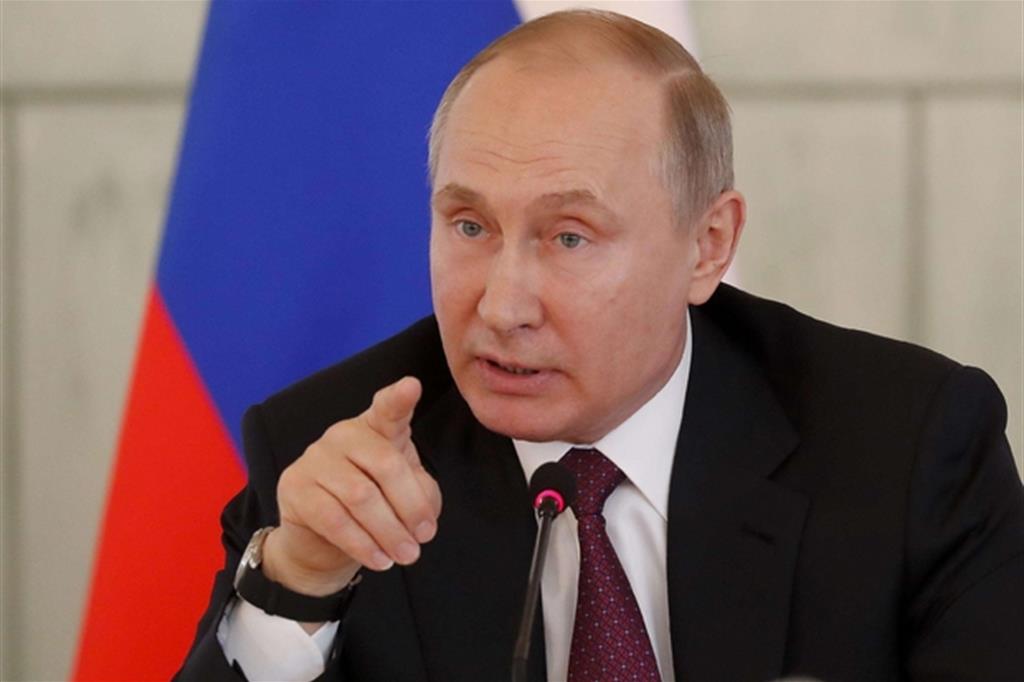 Il presidente russo Vlòadimir Putin risponde all'attacco diplomatico da parte di Londra con 23 espulsioni (Ansa)