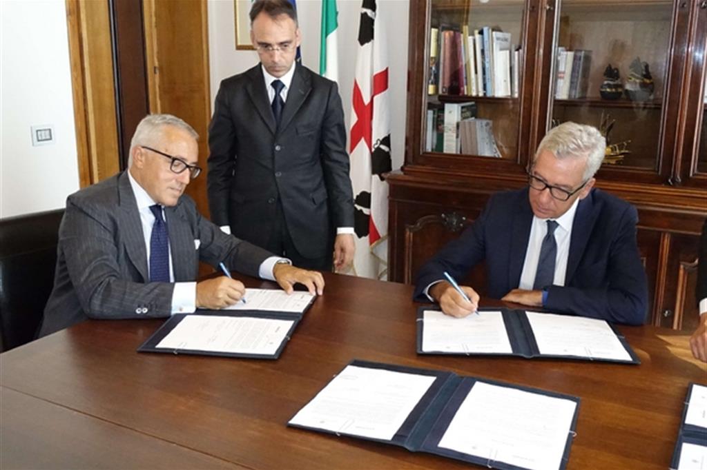 La firma dei protocolli tra Regione Sardegna, Accenture e Avanade