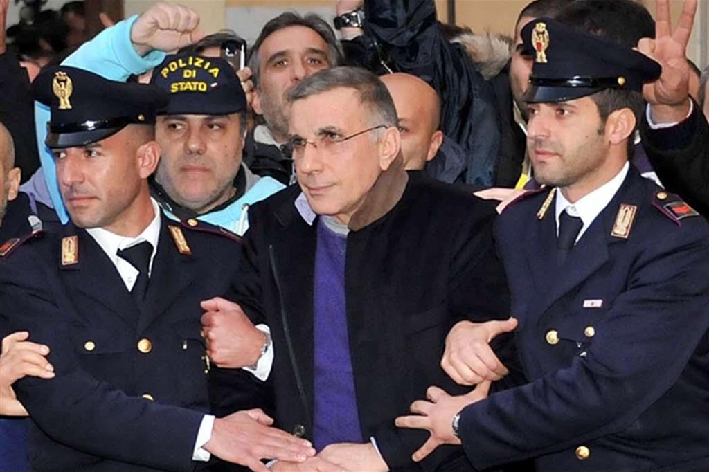 L’arresto di Michele Zagaria nel 2011 (Ansa)