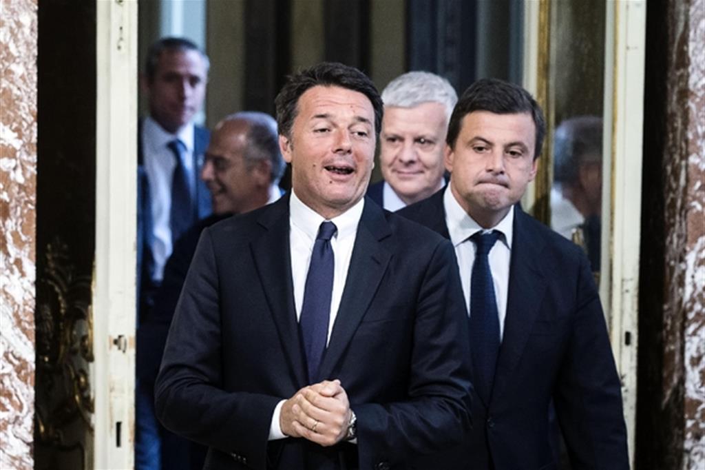 L'ex premier Renzi e il ministro Calenda (Ansa)