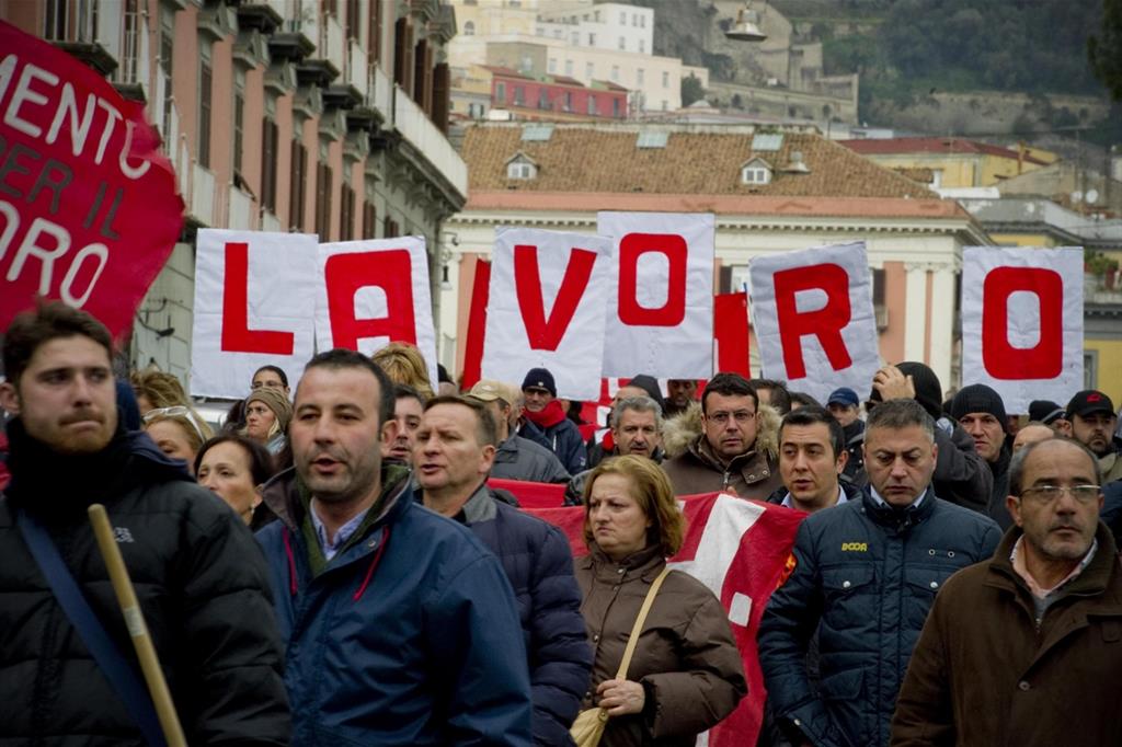 Dall'archivio Ansa: una manifestazioni di lavoratori a Napoli nel 2013