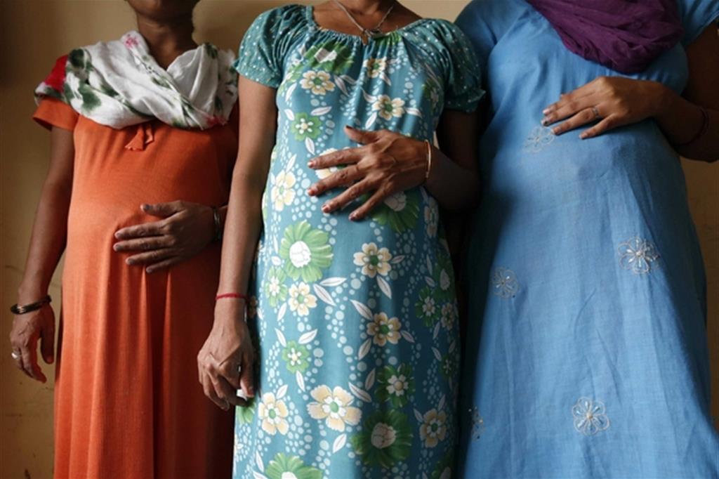 L'India corre ai ripari: votato il primo «no» all'utero in affitto