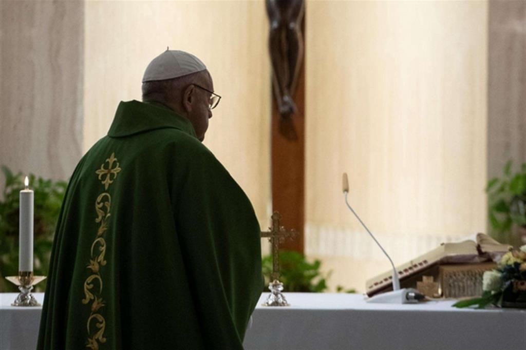 Il Papa: finisce una civiltà che si dice cristiana ma è pagana