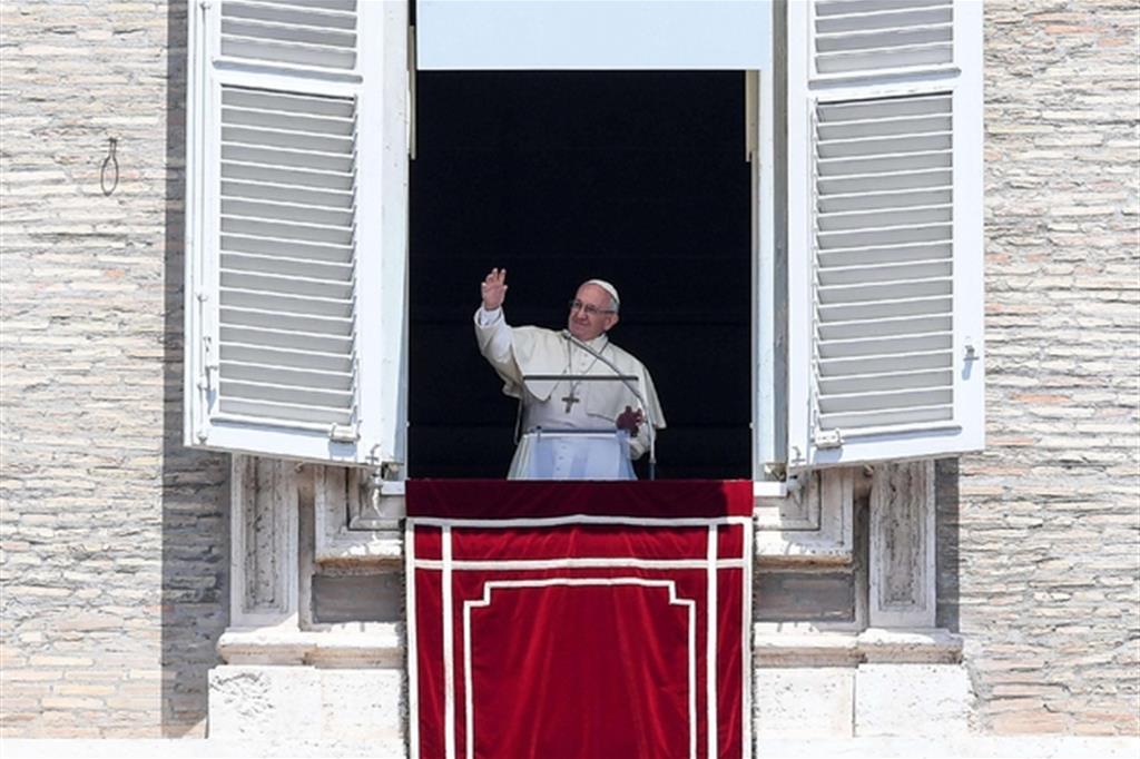 Papa Francesco: con l’Eucaristia edifichiamo la storia come vuole Dio
