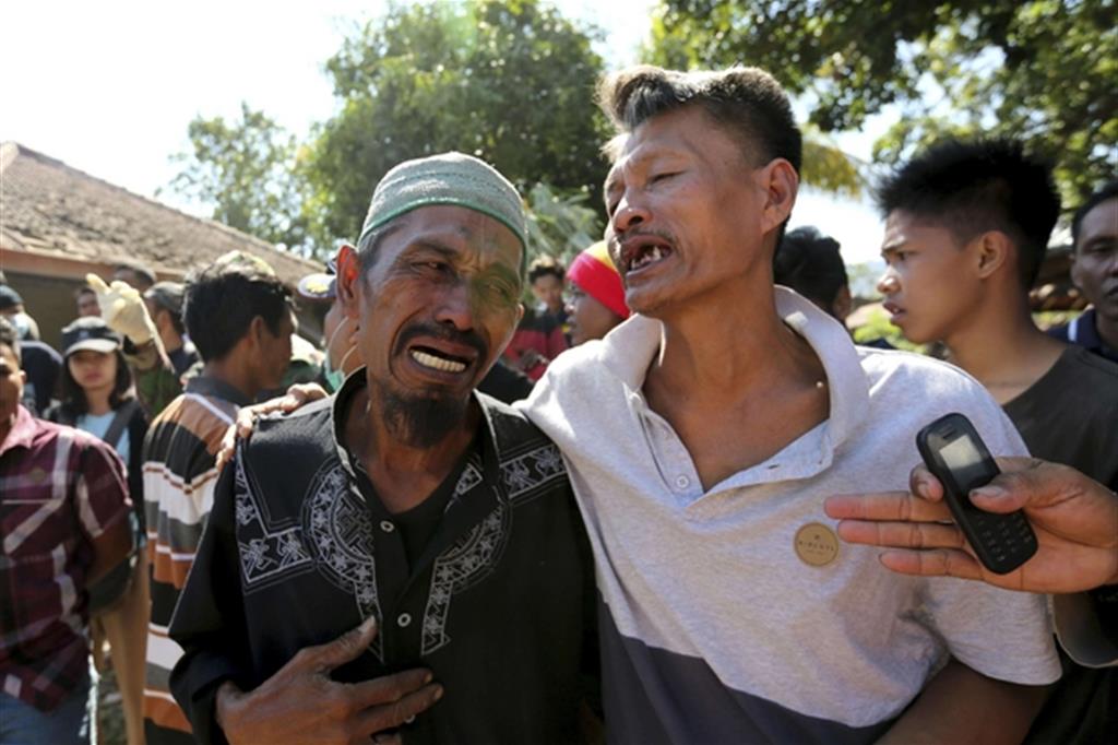 Terremoto a Lombok, sale a 347 il numero delle vittime