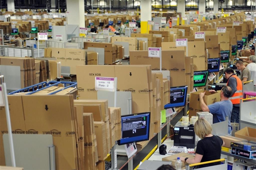 Accordo Poste-Amazon per la consegna dei pacchi