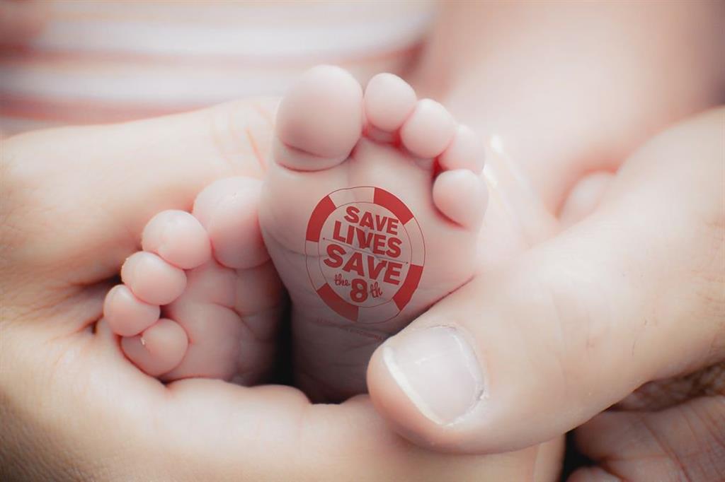 Un'immagine della campagna per il "no" all'aborto diffusa sui social