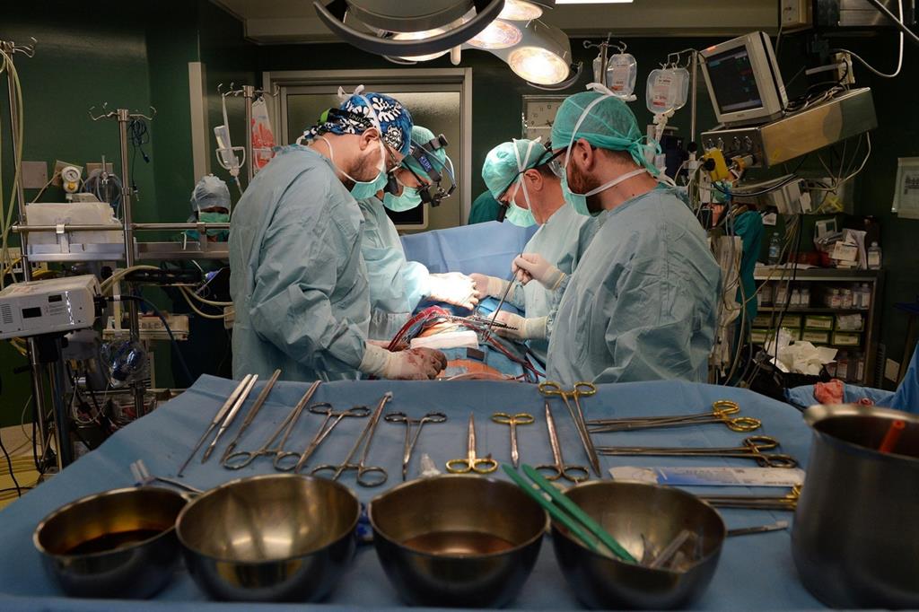 Un'operazione al cuore alle Molinette in una foto dall'archivio Ansa del 2015