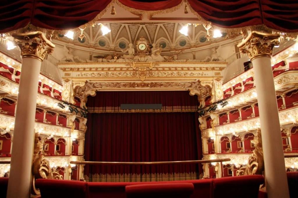 L'interno del Teatro Petruzzelli di Bari