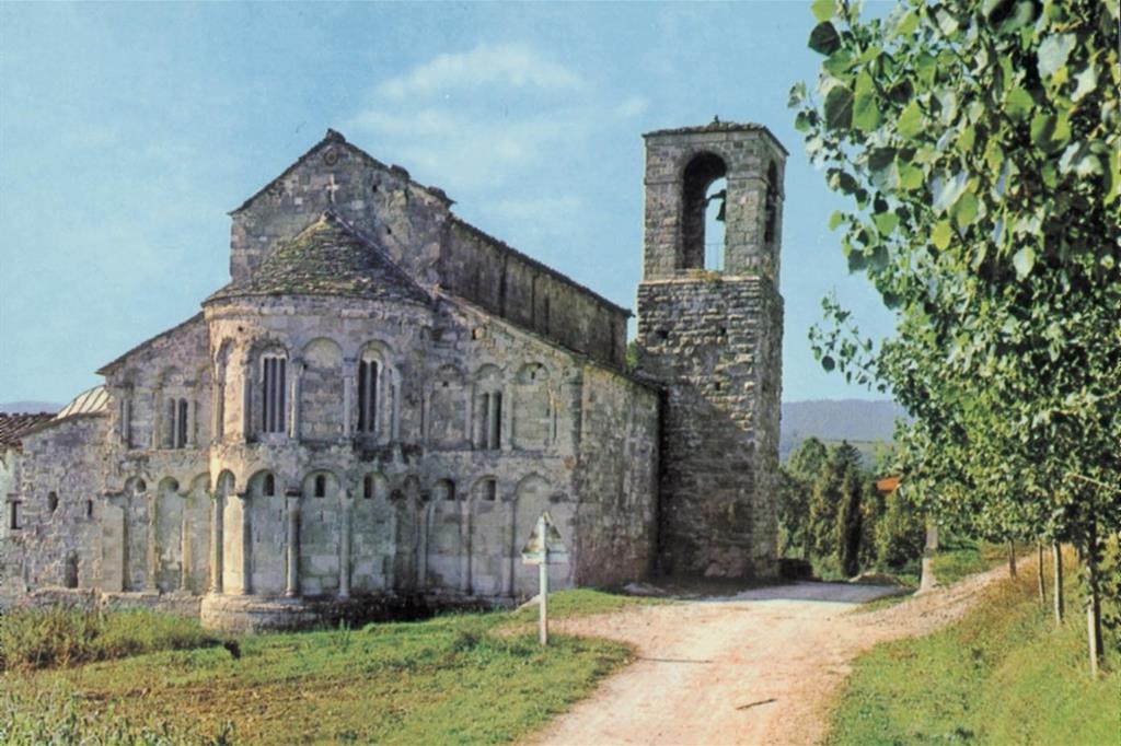 La pieve di San Pietro a Romena (Arezzo), del XII secolo, dove ha sede l'omonima Fraternità