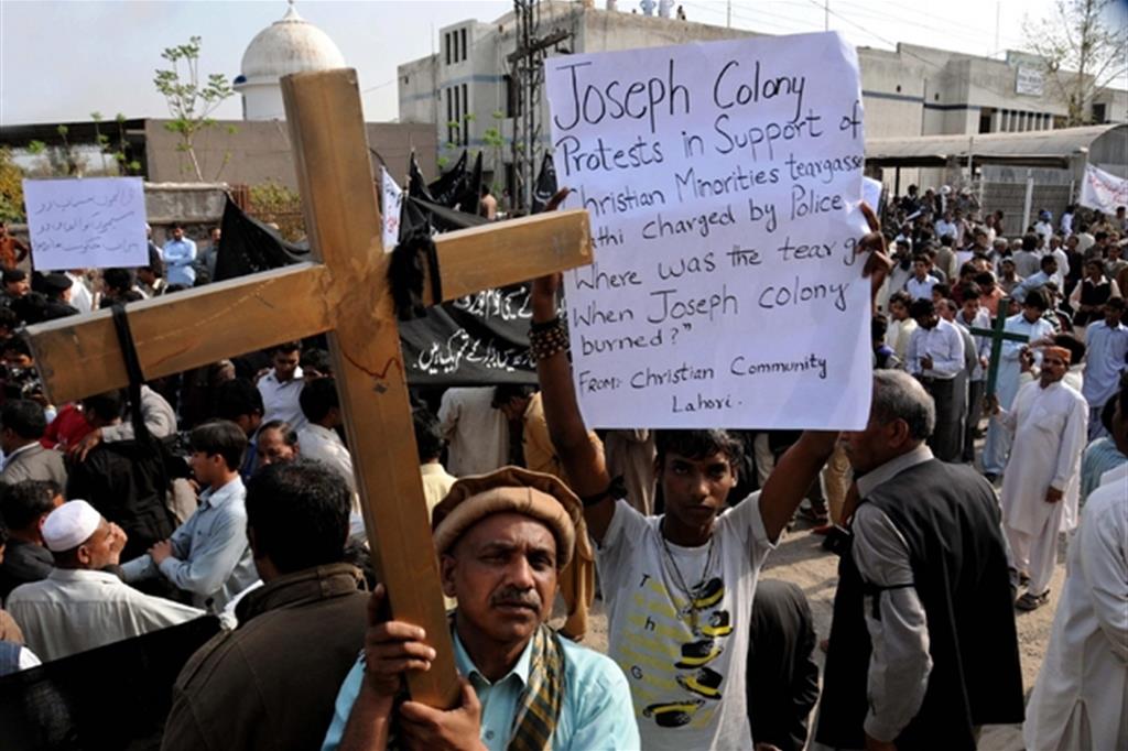 La comunità cristiana in Pakistan manifesta contro le continue violenze