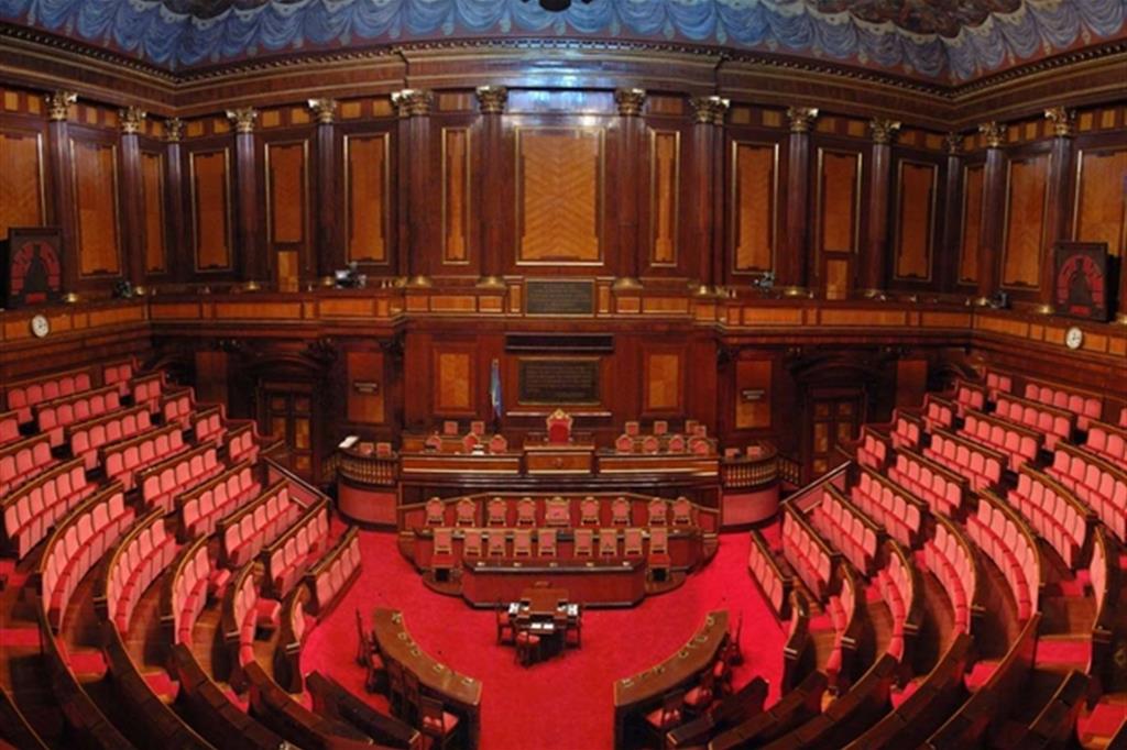 Conte trova i numeri alla Camera e al Senato. Berlusconi dice «no»