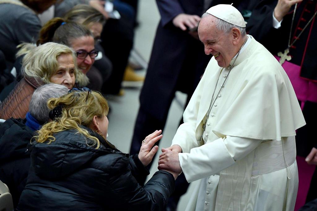 Papa Francesco ha ricevuto stamani in udienza oltre 6.000 infermieri (Ansa)