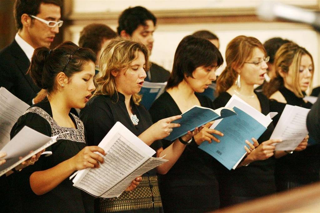 Il coro di una parrocchia