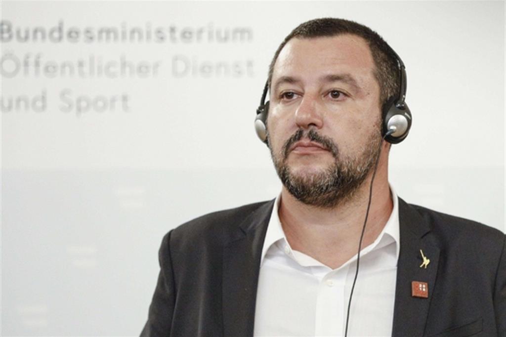 Il ministro Salvini a Vienna (Ansa)