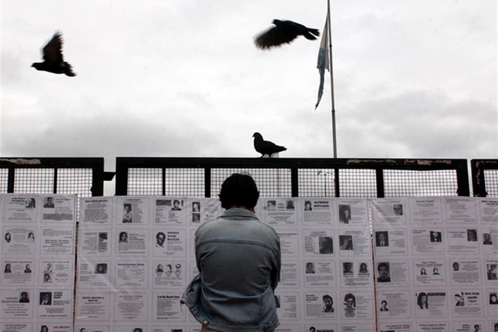 Uno dei memoriali dedicati agli «scomparsi» in Argentina