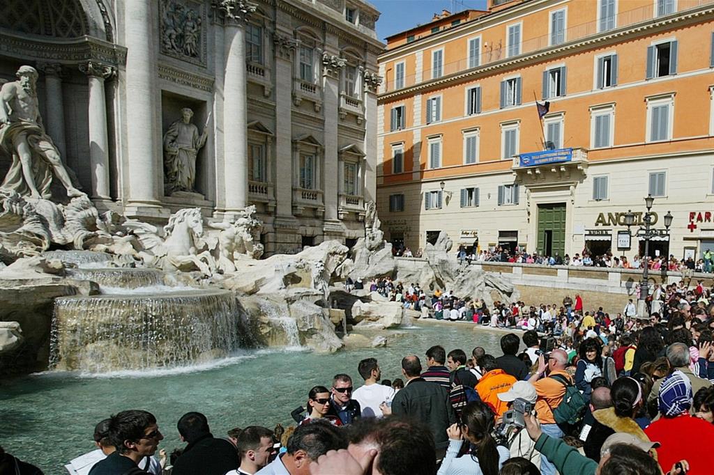Fontana di Trevi - Roma Live webcam. Veduta della Fontana di Trevi a Roma