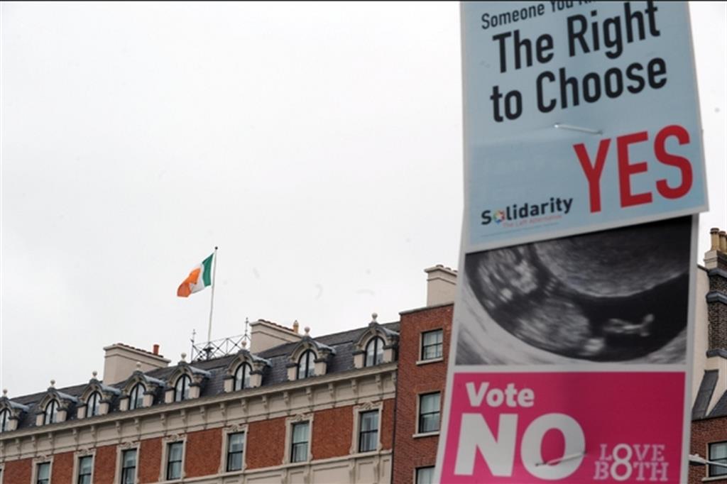 La contea «ribelle» d'Irlanda ora teme i viaggi dell'aborto