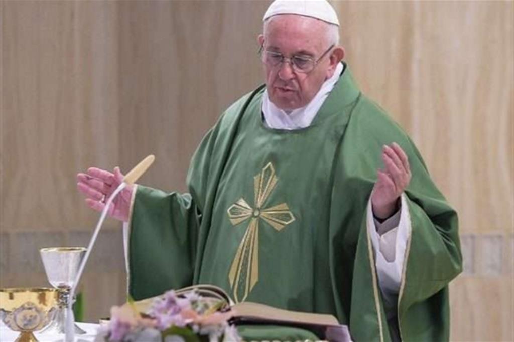 Papa Francesco: il cristiano prega per il suo nemico e lo ama