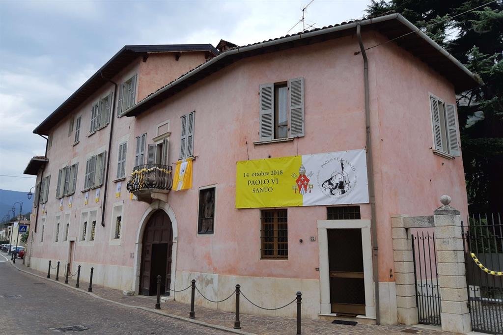 Concesio: la casa natale di Paolo VI addobbata per la canonizzazione (foto LRos)