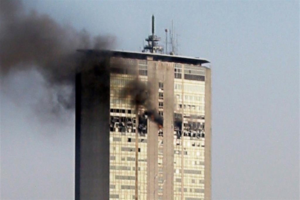 2002 - Schianto sul grattacielo Pirelli, Milano trema