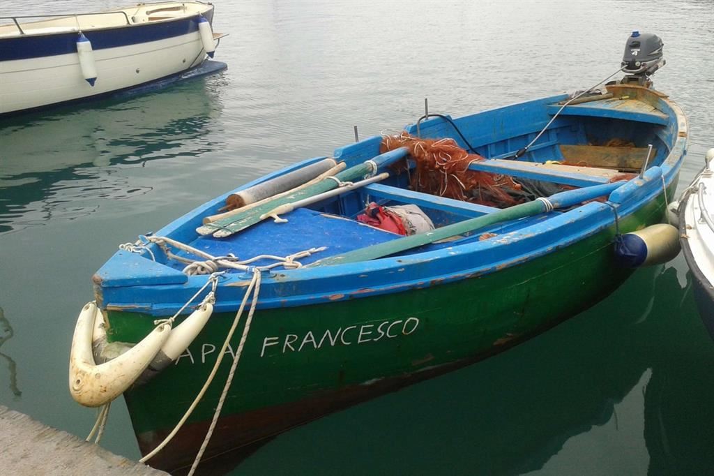 «Papa Francesco» una barca da pesca che non ha paura di prendere il largo
