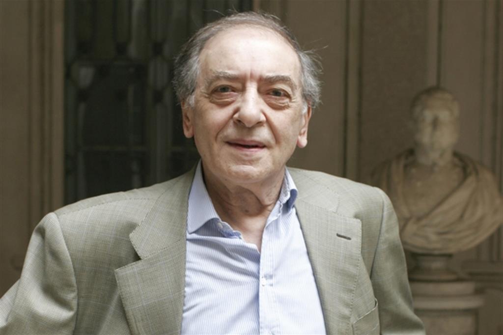 Lo scrittore e critico letterario Giuseppe Bonura