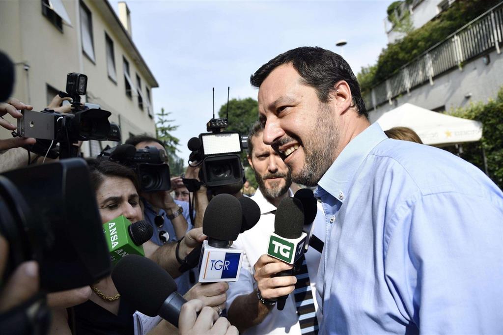 Il leader della Lega, Matteo Salvini, sabato nella sede di via Bellerio a Milano (Ansa)