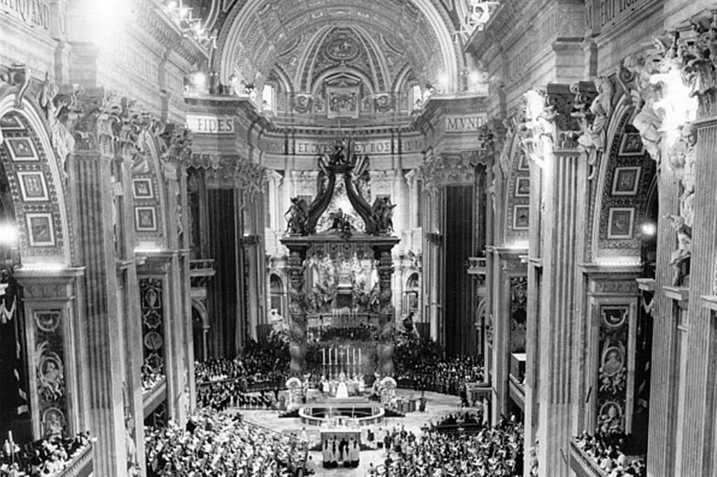 La cerimonia di apertura del Concilio Vaticano II