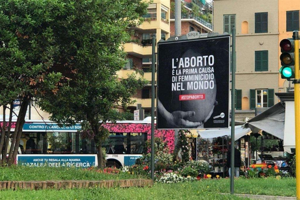 È partita a Roma la campagna di sensibilizzazione di CitizenGO Italia sull'aborto, in occasione dei 40 anni dalla Legge 194 e in vista dell'imminente Marcia per la Vita che si svolgerà a Roma il prossimo sabato 19 maggio (Ansa)