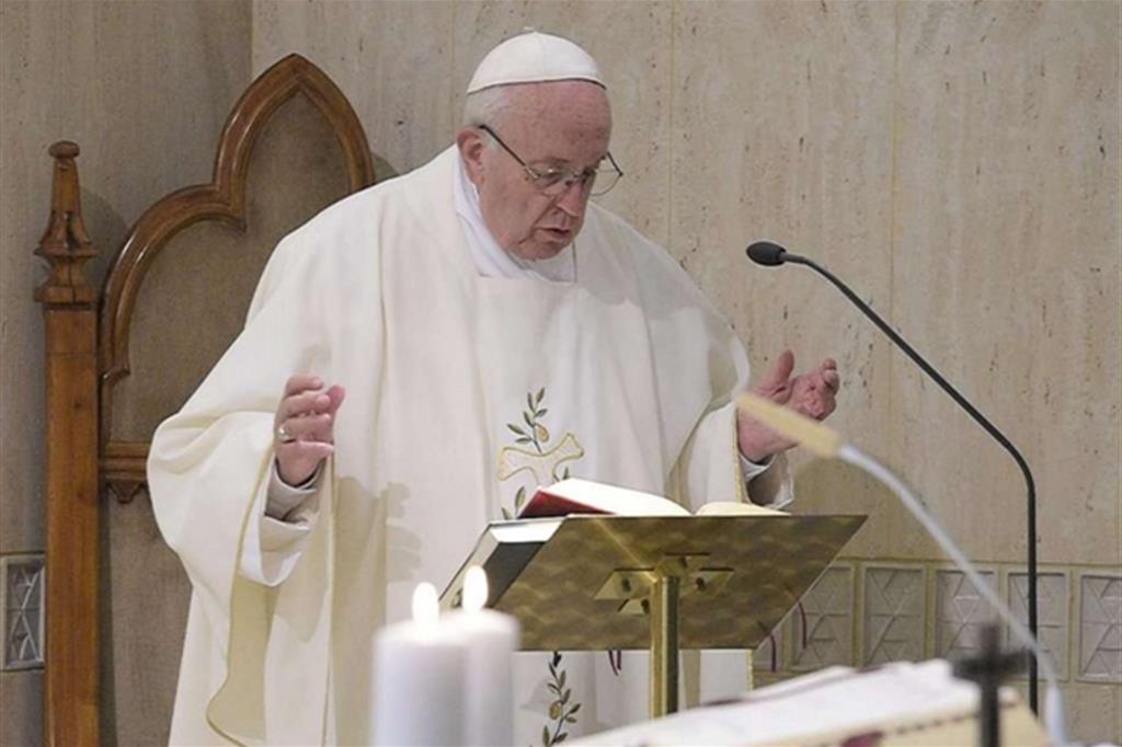 Il Papa: «Seguire Gesù non per interesse ma per la fede»