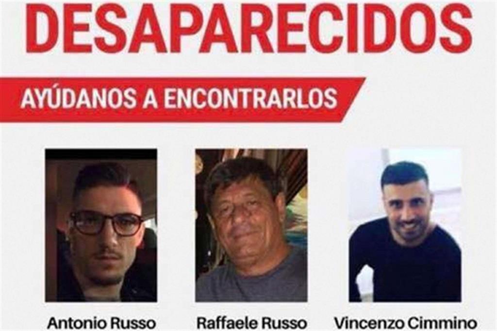 Una foto tratta dal profilo Facebook di 24h Morelia mostra la foto dei tre italiani scomparsi, Raffaele Russo, suo figlio Antonio e suo nipote Vincenzo Cimmino, tutti originari di Napoli