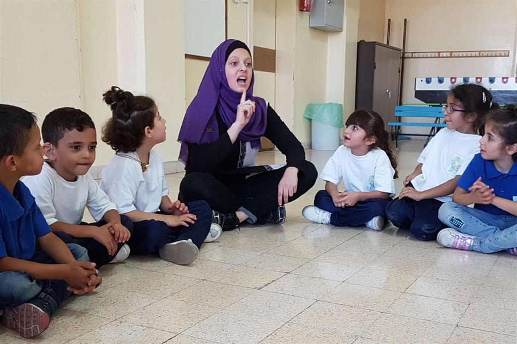 Isra’a, l'insegnante che è stata ex studente sorda dell'istituto Effetà a Betlemme