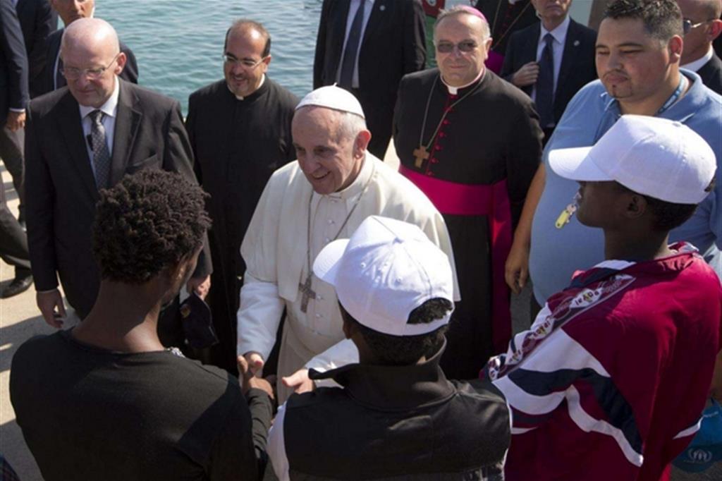 Il Papa: si agisca con prontezza per evitare i naufragi di migranti